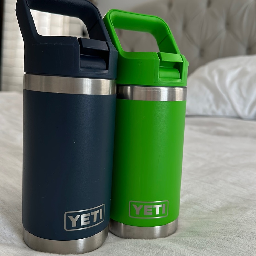 2 8oz yeti water bottle